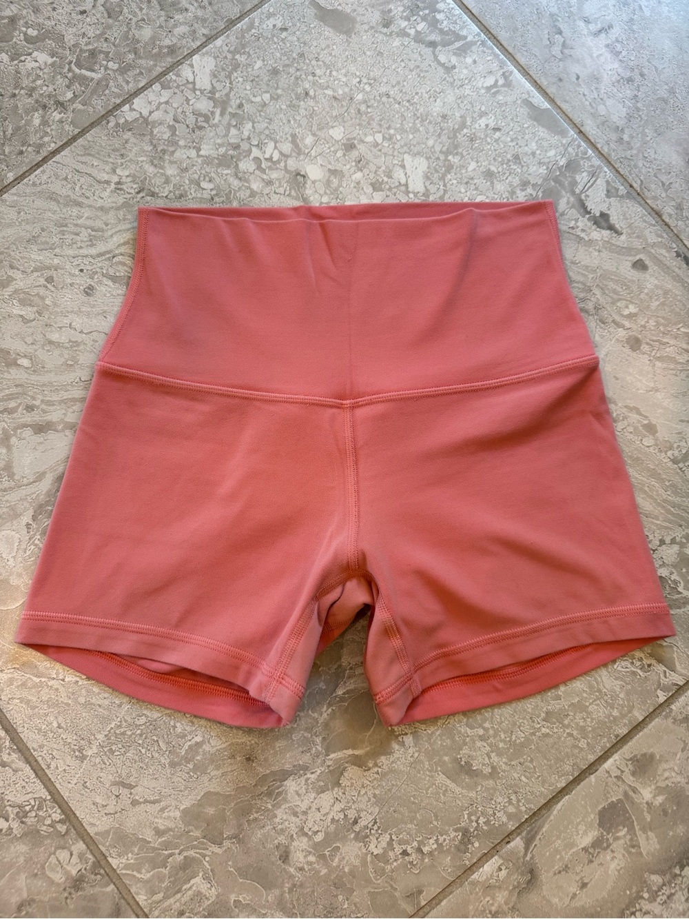 Lululemon Align 4” Coral Shorts in Raspberry Cream, Size 4